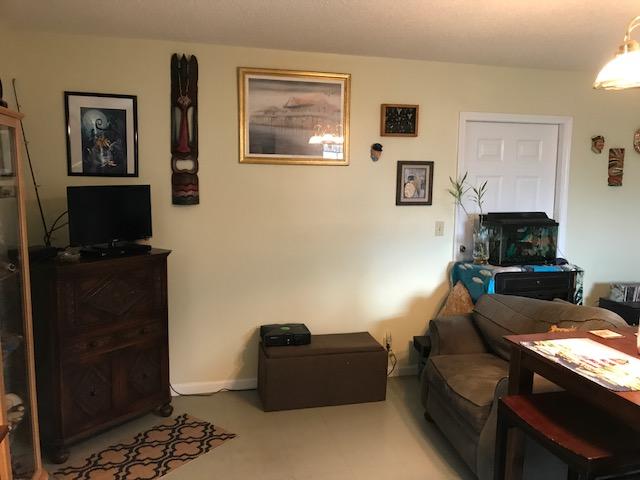 LAKE ARTHUR ESTATES/ Note: access to all amenities, but this property owes no HOA fees - Residential