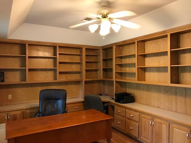 LAKE ARTHUR ESTATES/ Note: access to all amenities, but this property owes no HOA fees - Residential