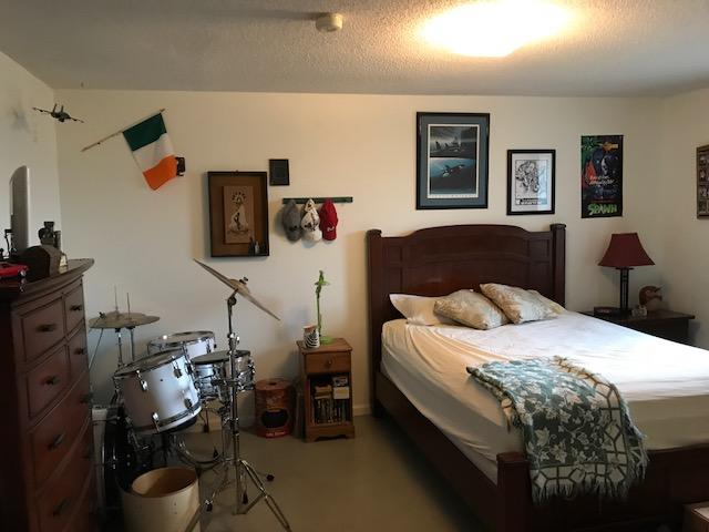 LAKE ARTHUR ESTATES/ Note: access to all amenities, but this property owes no HOA fees - Residential