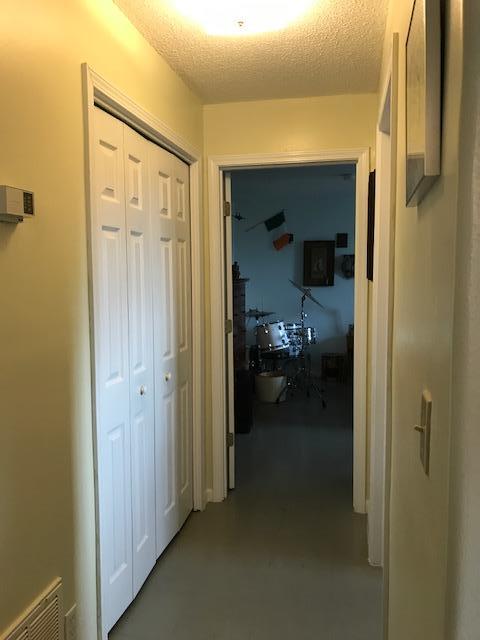 LAKE ARTHUR ESTATES/ Note: access to all amenities, but this property owes no HOA fees - Residential