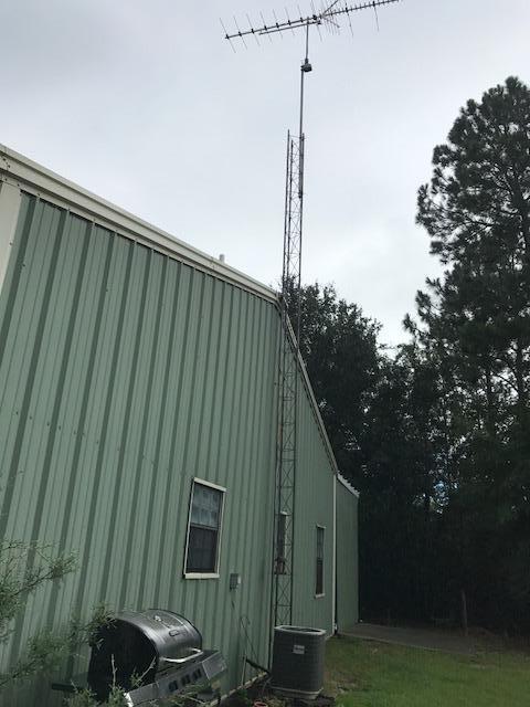 LAKE ARTHUR ESTATES/ Note: access to all amenities, but this property owes no HOA fees - Residential