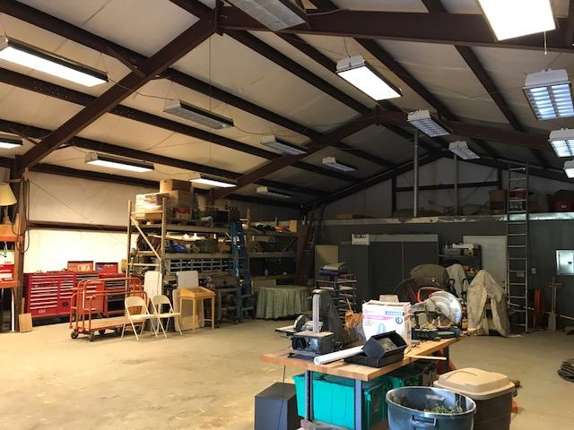 LAKE ARTHUR ESTATES/ Note: access to all amenities, but this property owes no HOA fees - Residential