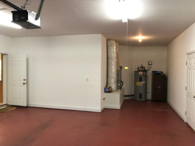 LAKE ARTHUR ESTATES/ Note: access to all amenities, but this property owes no HOA fees - Residential