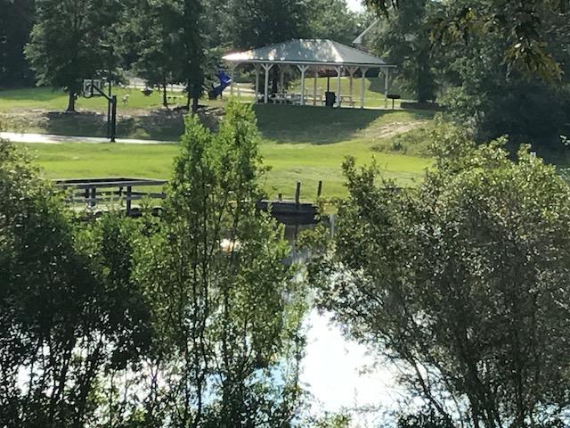 LAKE ARTHUR ESTATES/ Note: access to all amenities, but this property owes no HOA fees - Residential