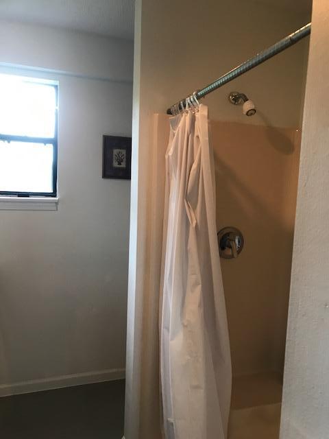 LAKE ARTHUR ESTATES/ Note: access to all amenities, but this property owes no HOA fees - Residential