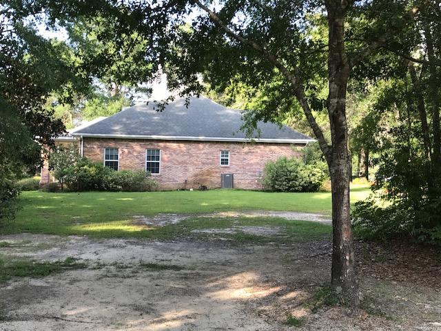 LAKE ARTHUR ESTATES/ Note: access to all amenities, but this property owes no HOA fees - Residential