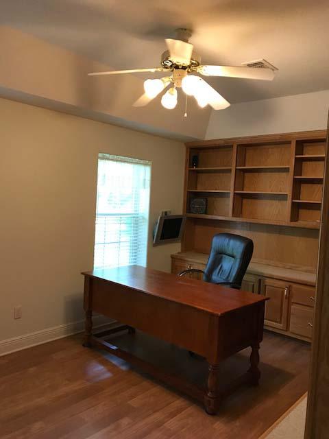 LAKE ARTHUR ESTATES/ Note: access to all amenities, but this property owes no HOA fees - Residential