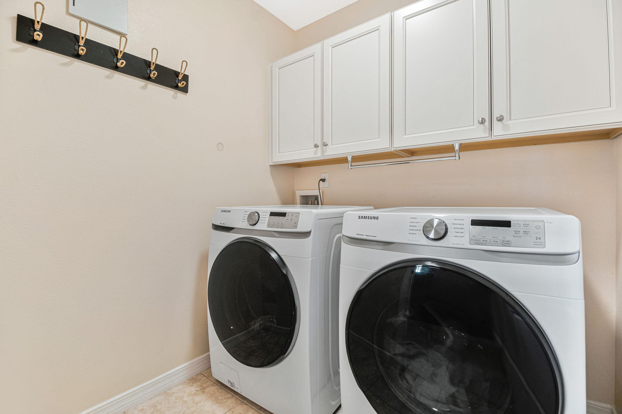 QUAYSIDE VILLAGE PH III - Residential