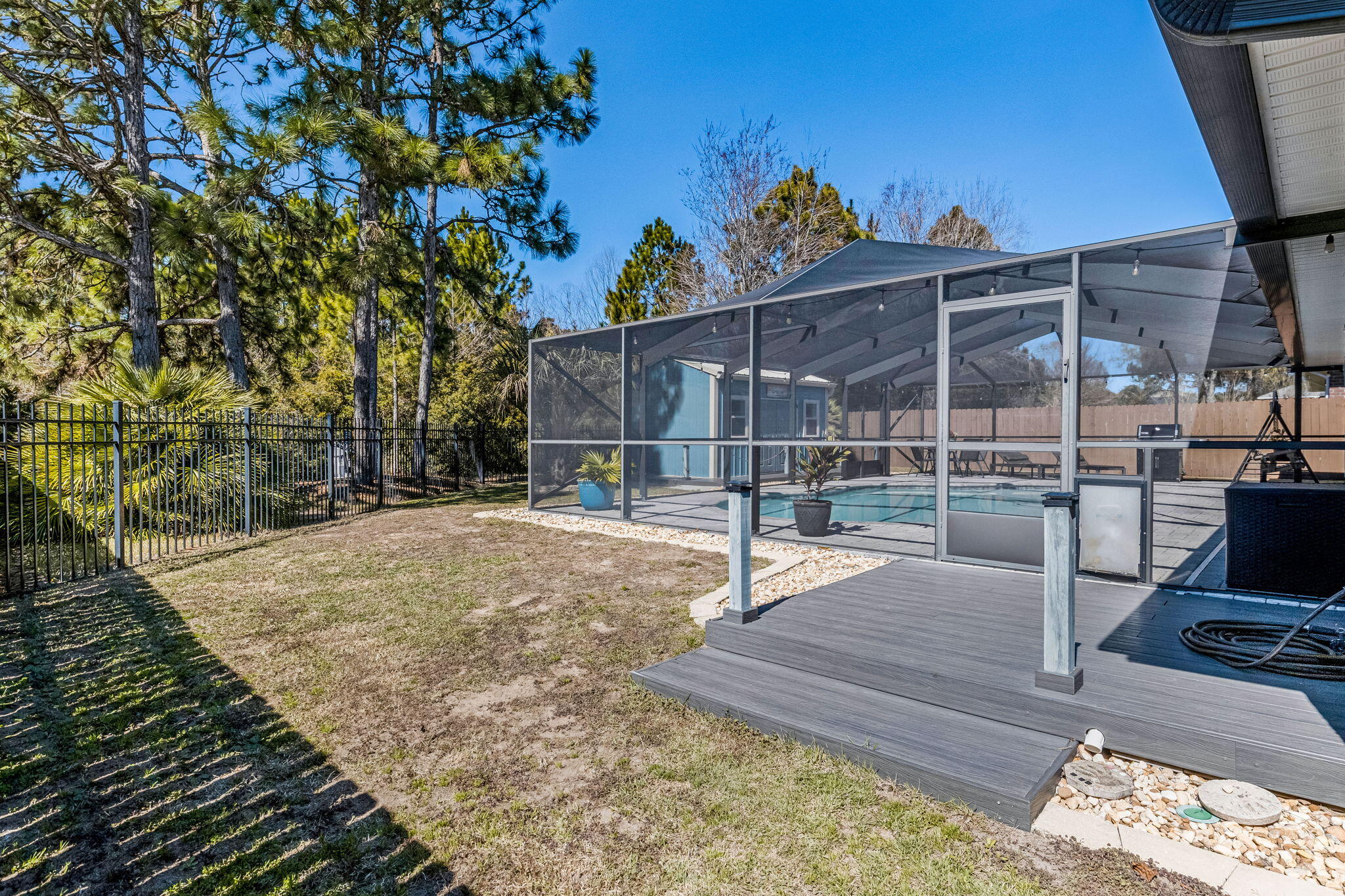 QUAYSIDE VILLAGE PH III - Residential