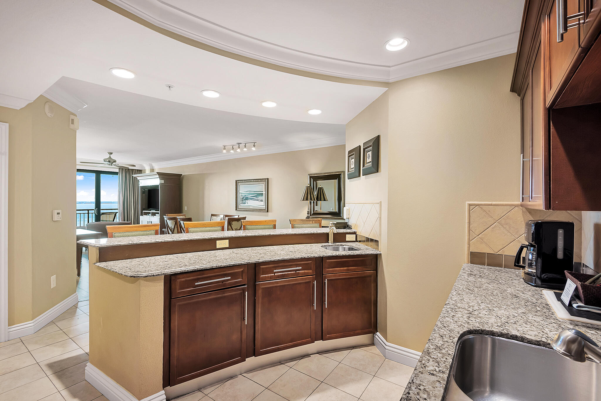 EMERALD GRANDE - Residential