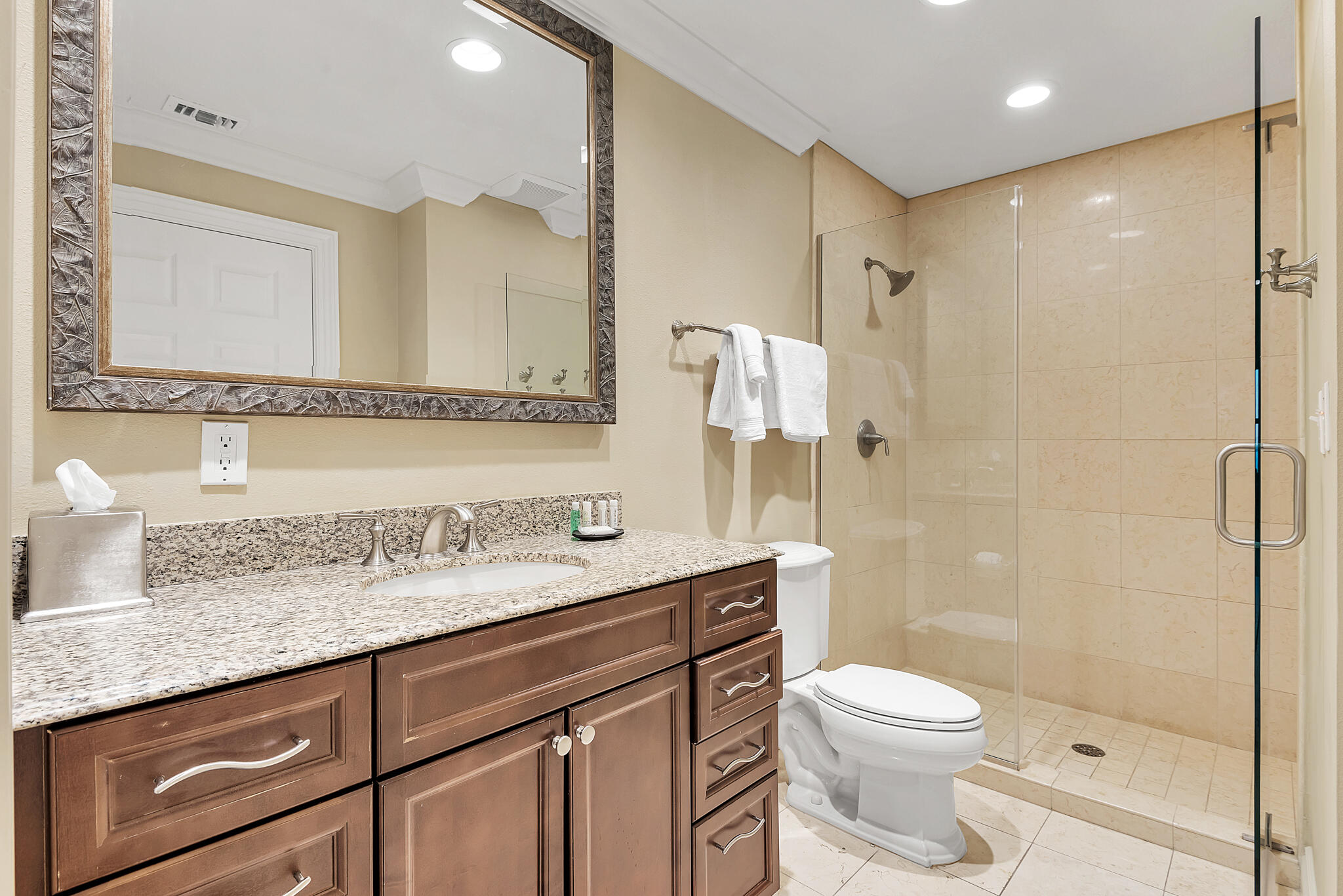 EMERALD GRANDE - Residential