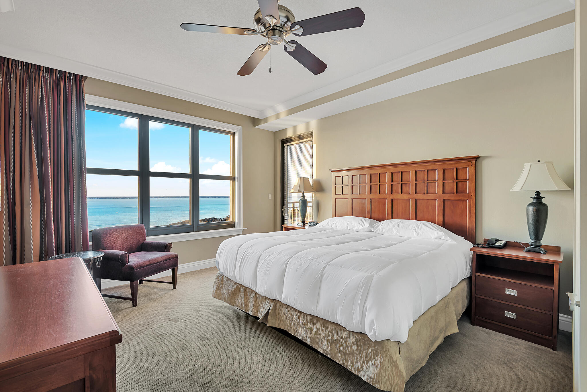 EMERALD GRANDE - Residential