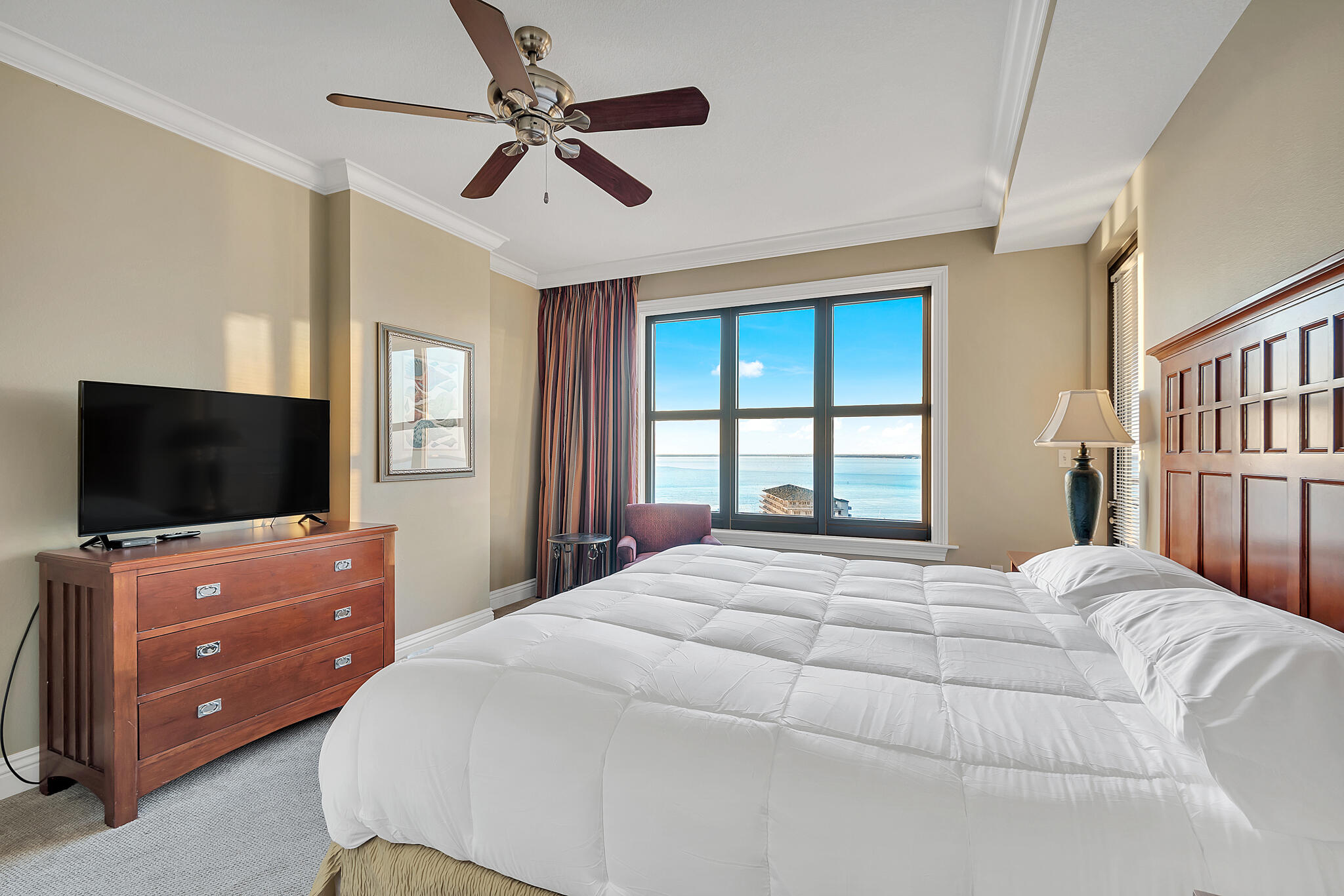 EMERALD GRANDE - Residential