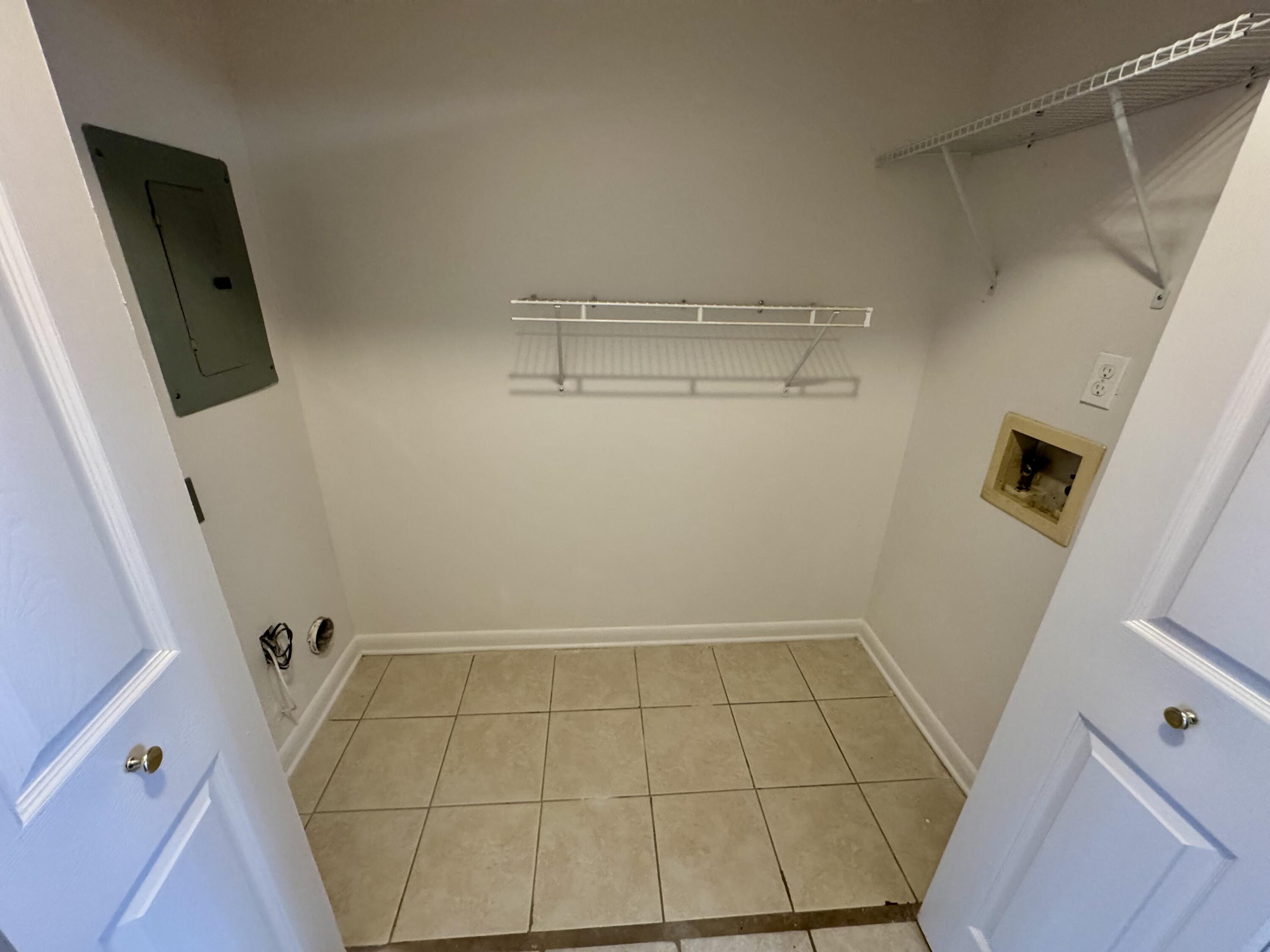 SCOTTWOOD - Residential Lease