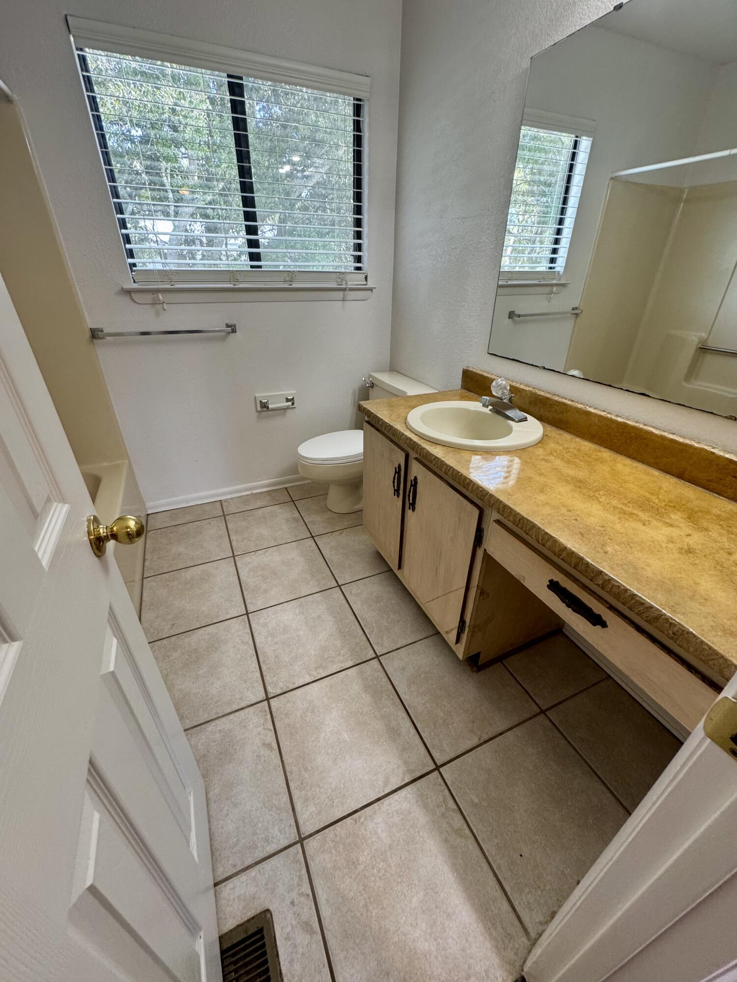 SCOTTWOOD - Residential Lease