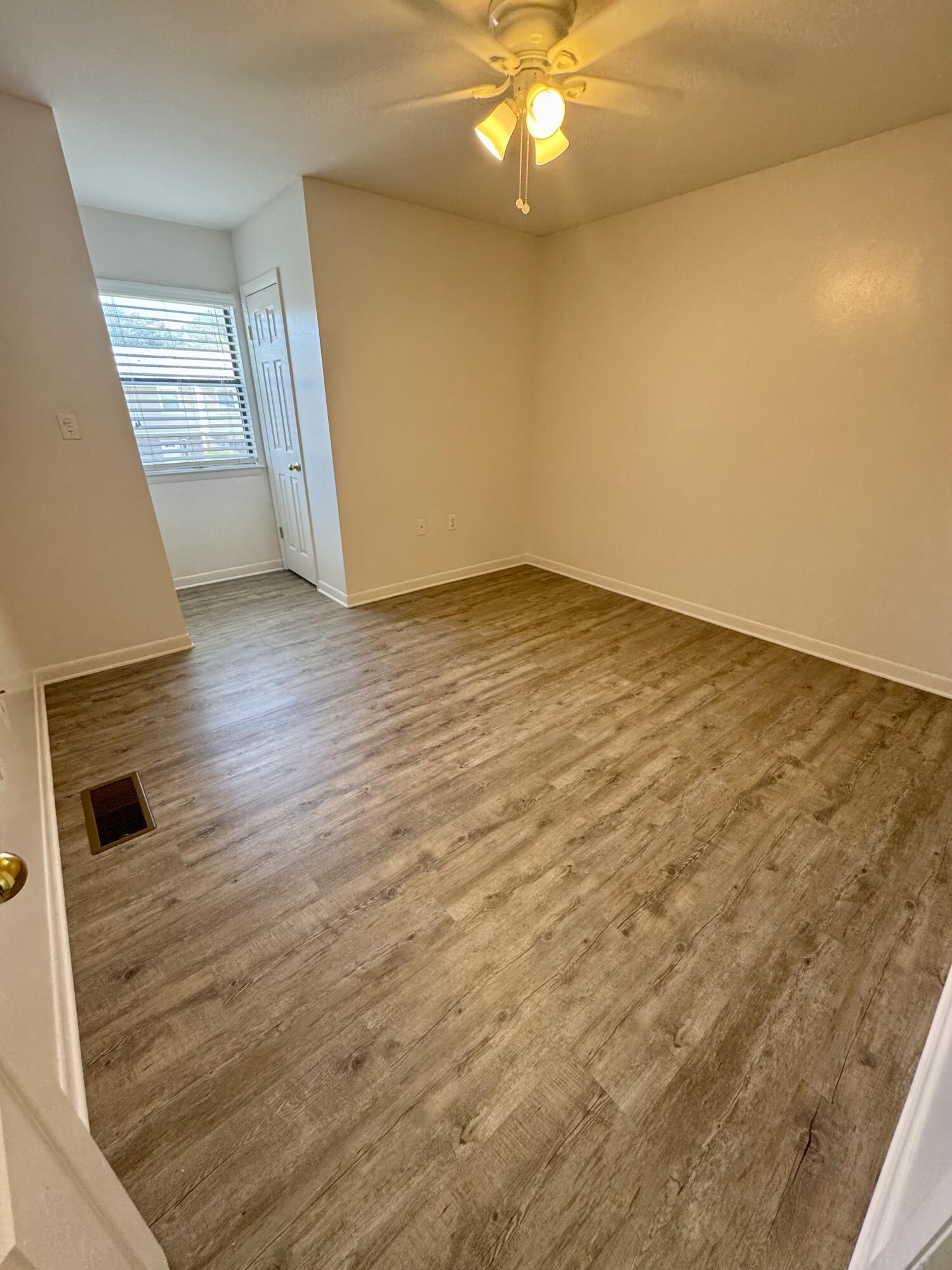 SCOTTWOOD - Residential Lease