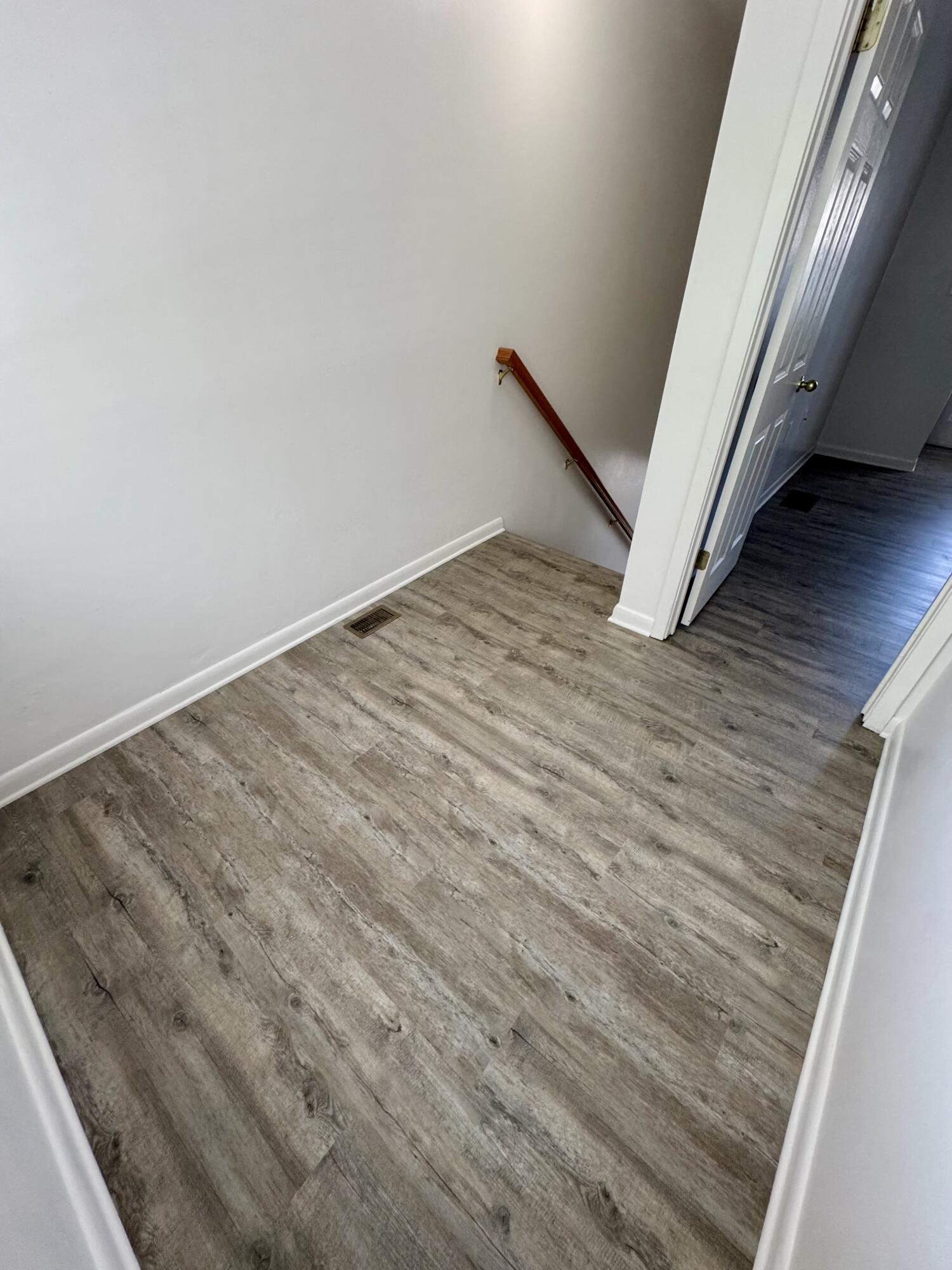 SCOTTWOOD - Residential Lease