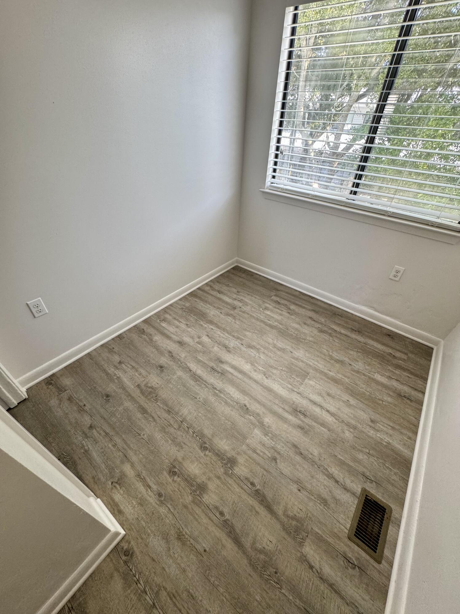 SCOTTWOOD - Residential Lease