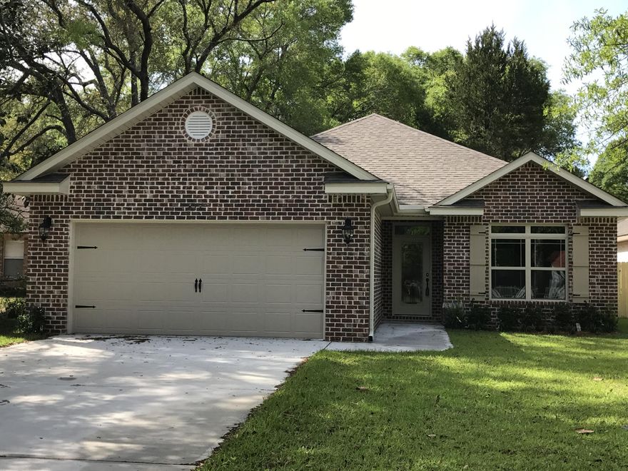 CONSTRUCTION NOW COMPLETE at this BRAND NEW HOME in Niceville! Rare find in Niceville - 4 bedrooms under $300K. Beautiful TILE in wet areas, STAINLESS APPLIANCES, PENDANT LIGHTING and GRANITE COUNTERTOPS with breakfast bar in the kitchen. This split floor plan with 4 bedrooms and 2 full baths(with a large tub and SEPARATE SHOWER in master bath) is awesome! Privacy fence already in place, too. Just minutes from a public park with boat ramp - perfect for your paddleboard, kayak or boat! Located near Eglin AFB, this home is in a perfect location to schools, shopping, the airport, and the beaches of Destin. SELLER PAYS CLOSING COSTS (less prepaids and lender fees) when you use preferred lender Mortgage One (Linda Kirkpatrick) and First National Land Title to close transaction.