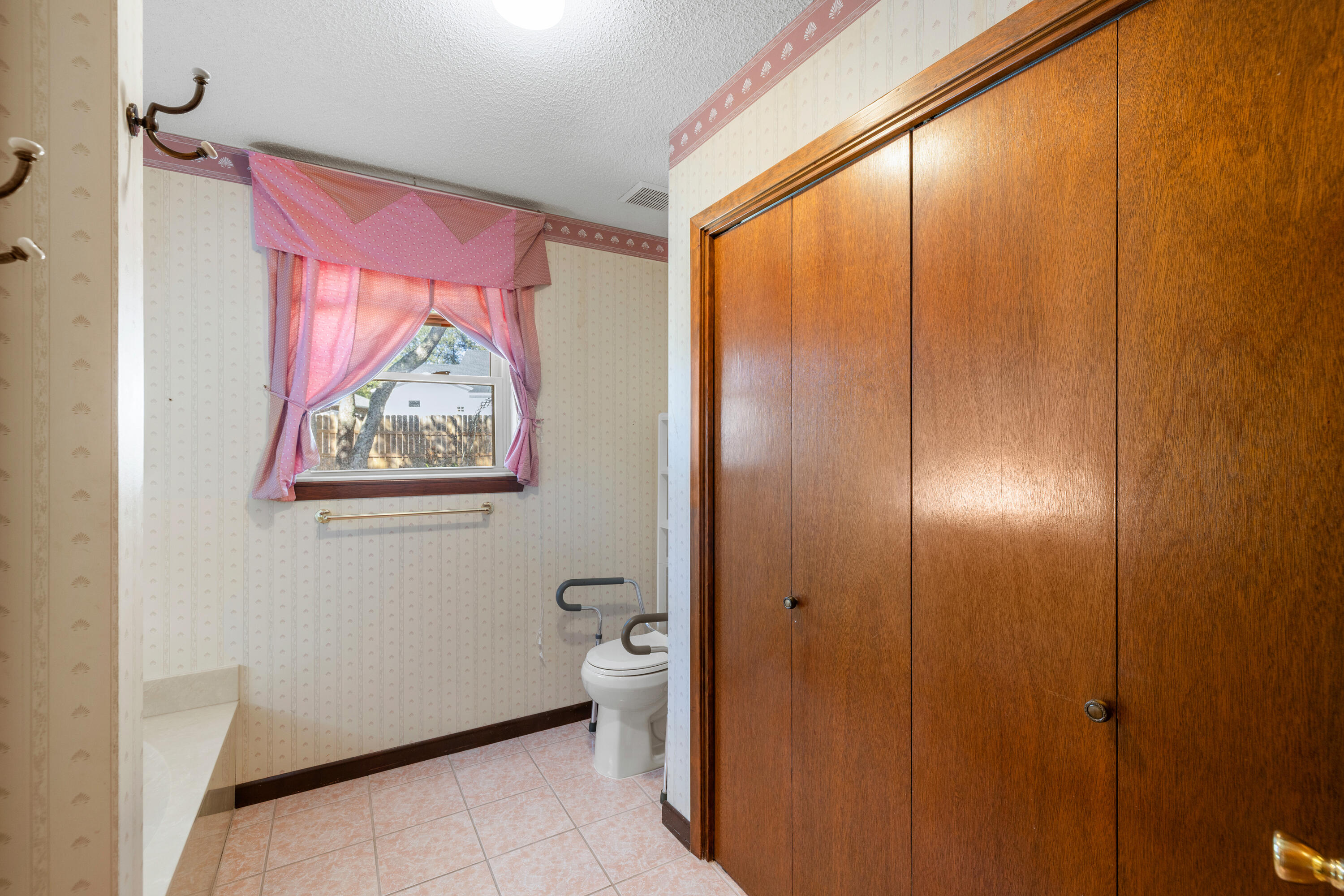 CARIBEAN VILLAGE WEST - Residential