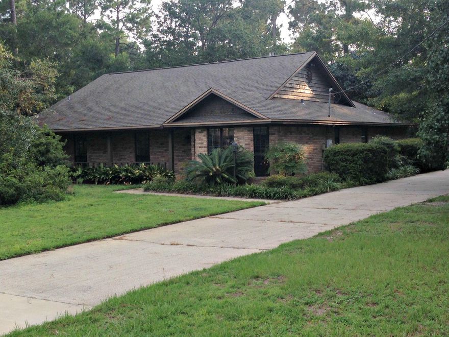 Enjoy country living in the heart of town. This home is convenient to Hurlburt Field & Destin. On over 1/2 acre. You'll enjoy relaxing on the multiple porches, and all the storage room in the detached garage. Open kitchen/dining area is just right for any size family. Owner will consider pets with a $250 non-refundable pet fee & $250 refundable pet deposit(per pet ). Any pet must be spayed/neutered and housebroken. Available 09/22/2017. Any person 18 years old or older must complete separate applications and pay separate application fees.