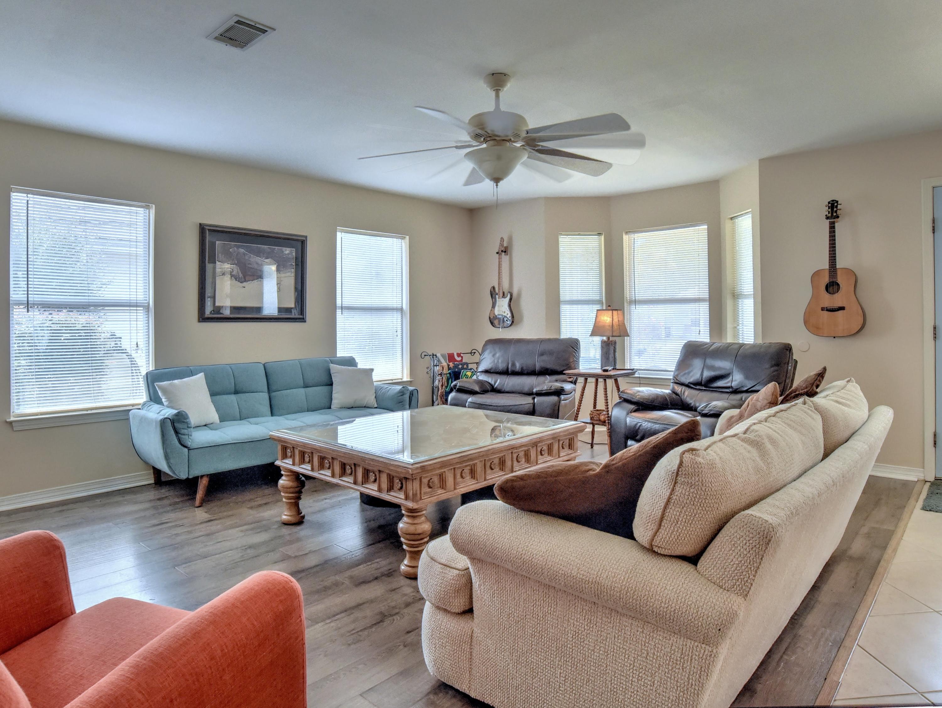 TOWN OF SANTA ROSA - Residential