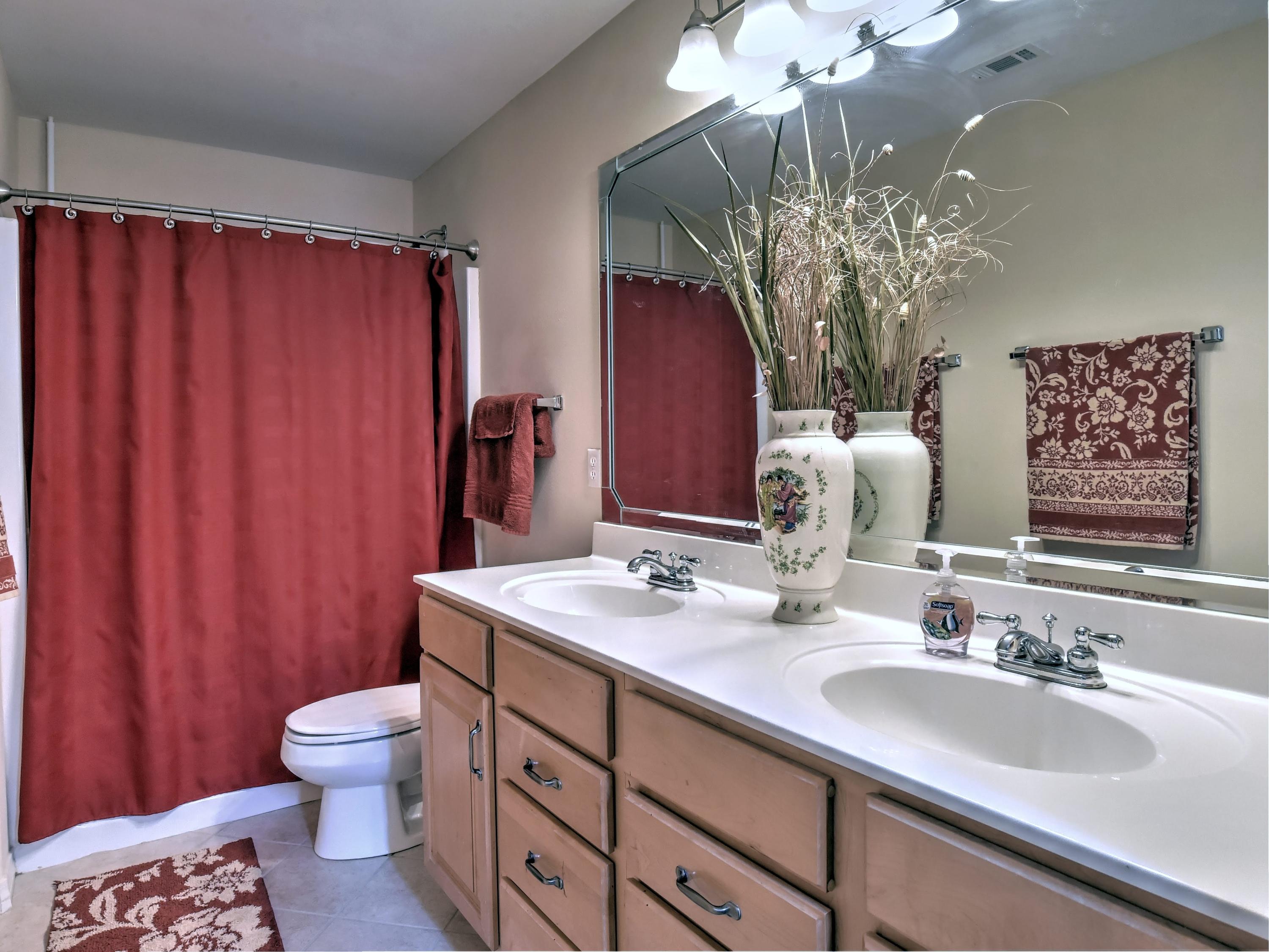 TOWN OF SANTA ROSA - Residential