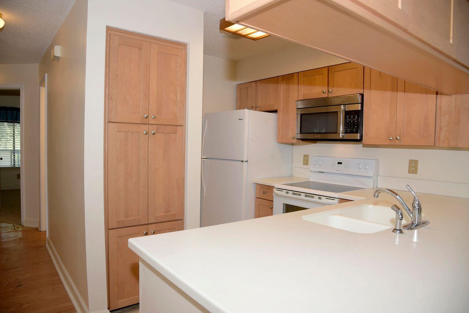 LAKESIDE CONDO AT BLUEWATER BAY - Residential Lease