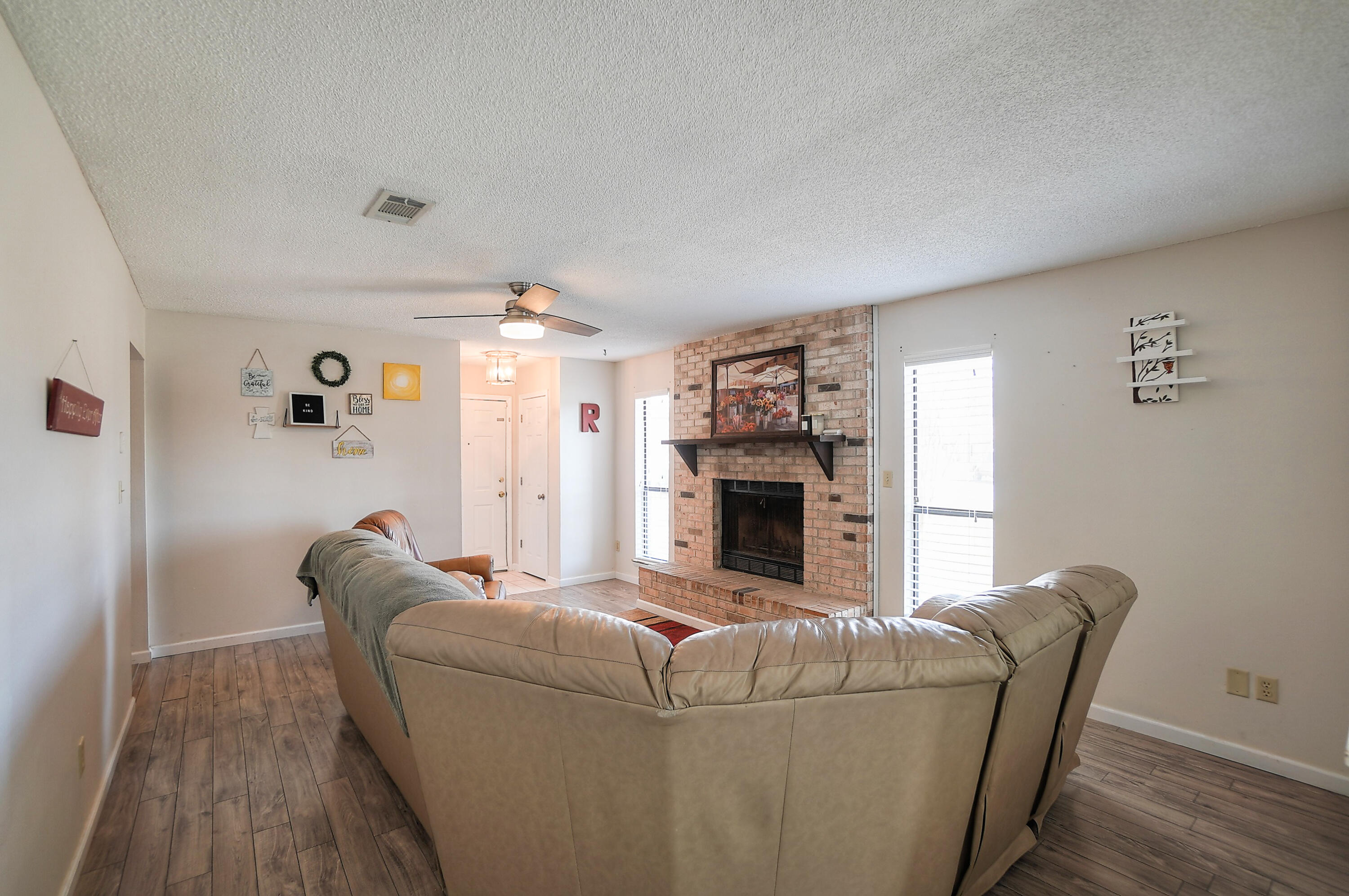 CIMARRON EST LOT 15 BLK B - Residential