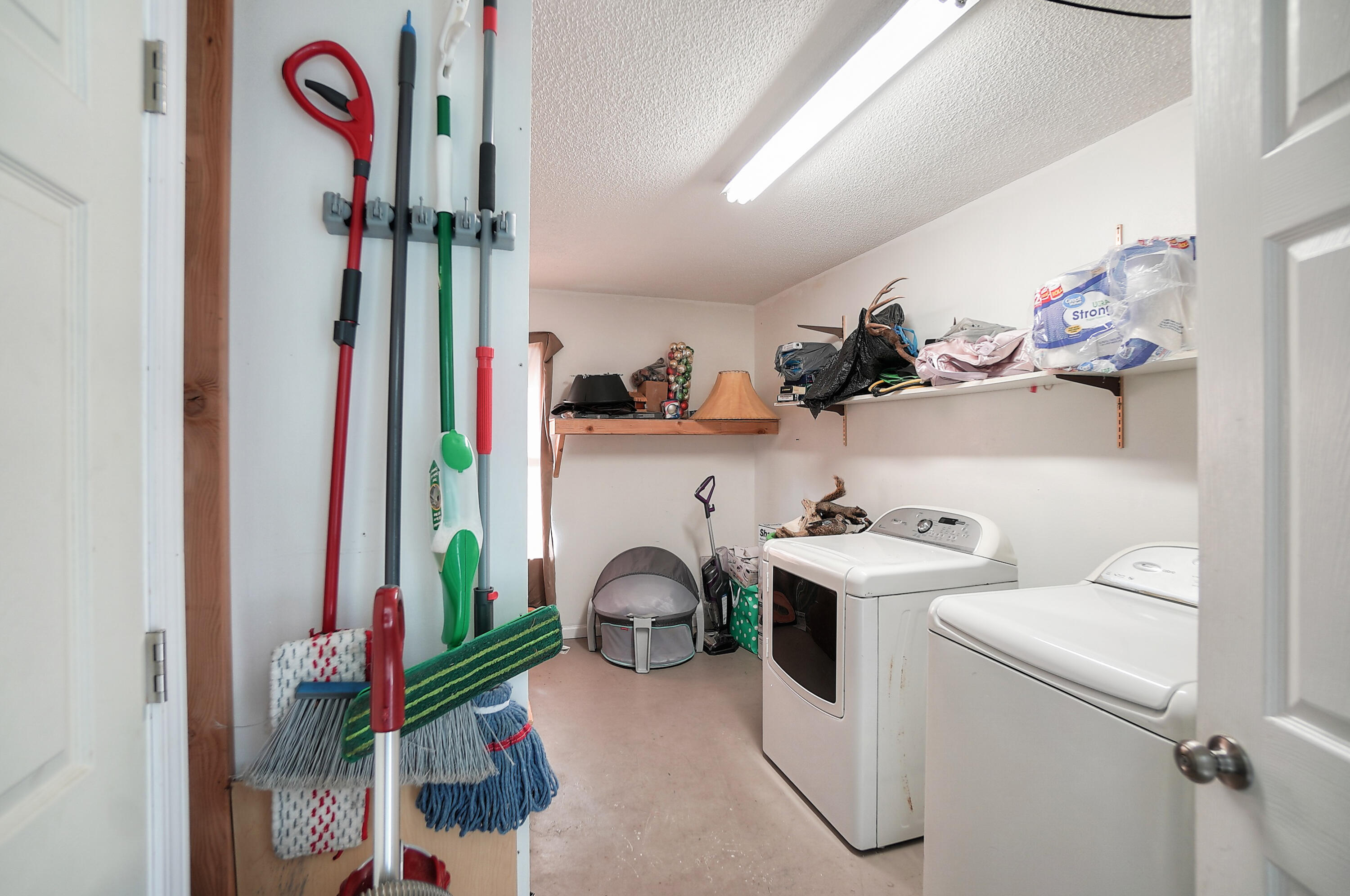 CIMARRON EST LOT 15 BLK B - Residential