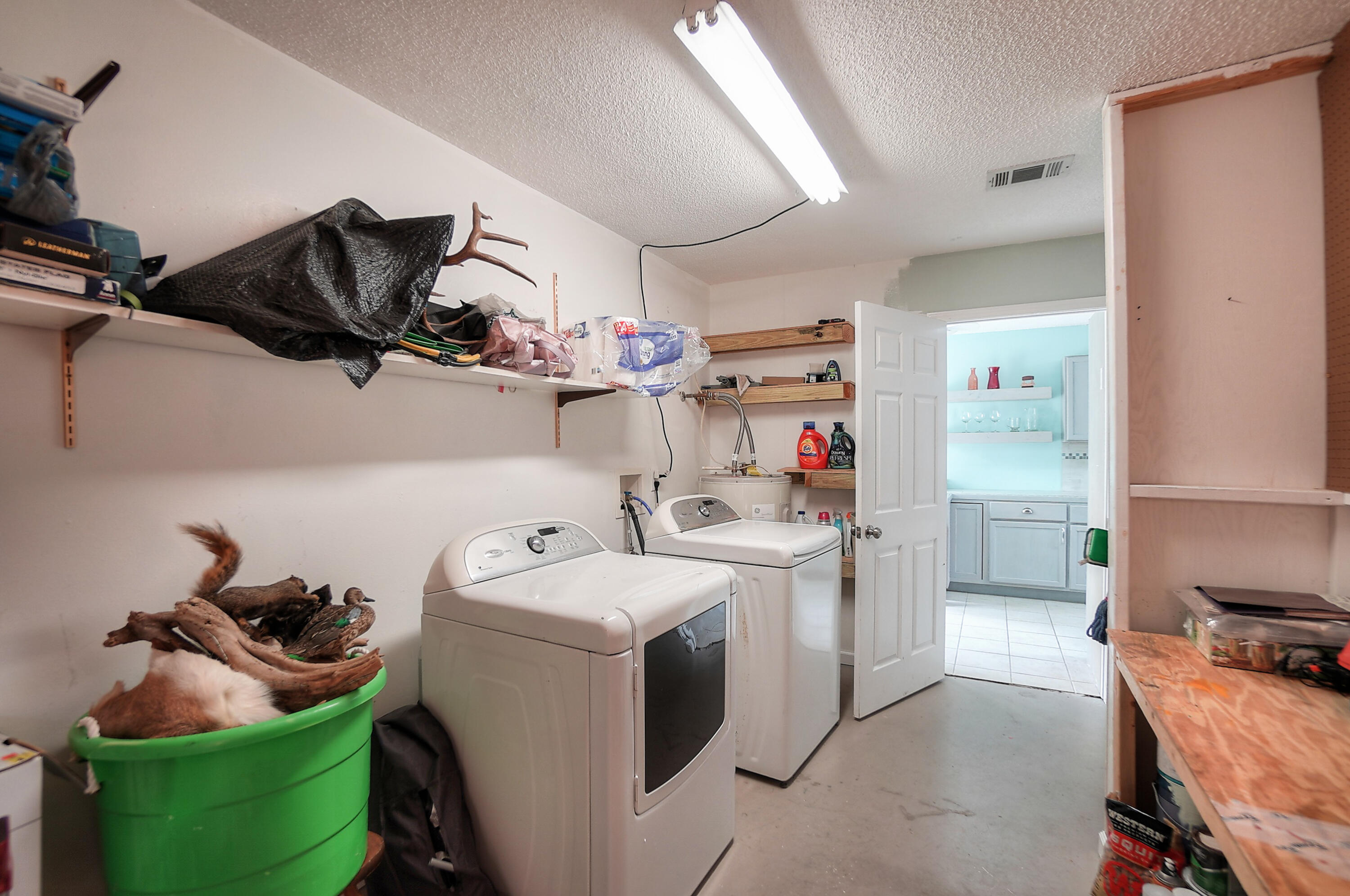 CIMARRON EST LOT 15 BLK B - Residential