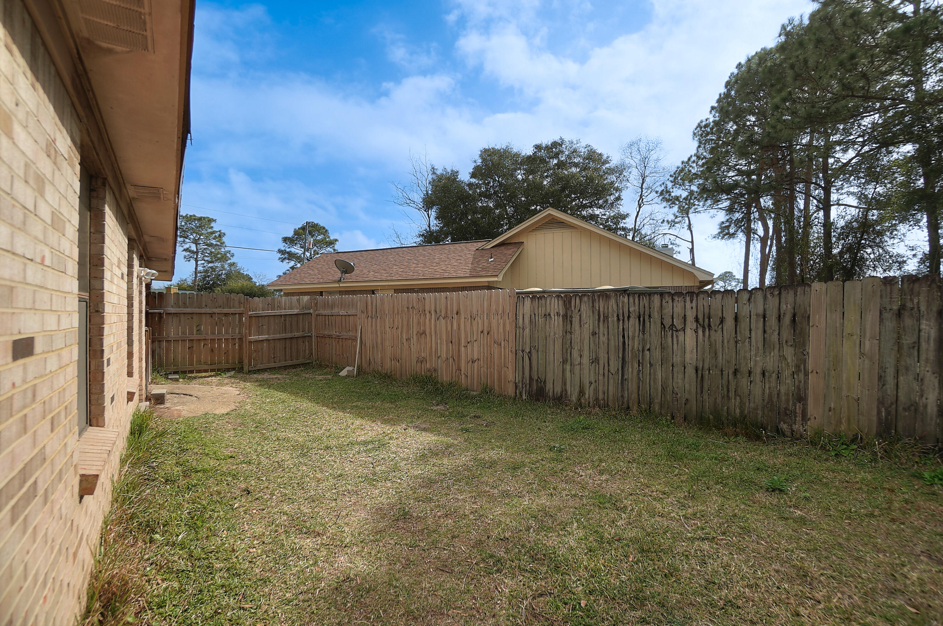 CIMARRON EST LOT 15 BLK B - Residential