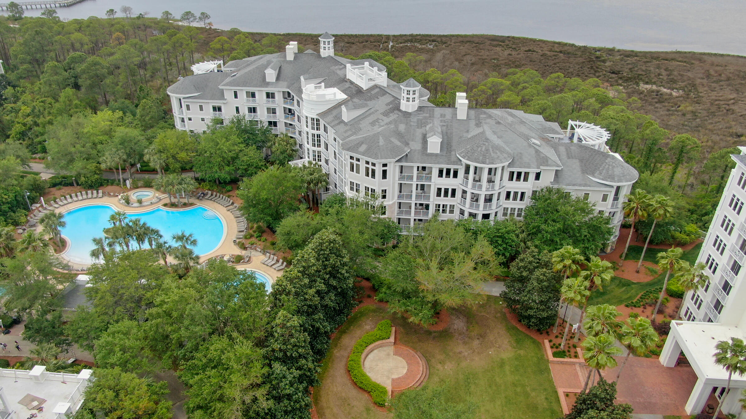 BAHIA CONDO - Residential