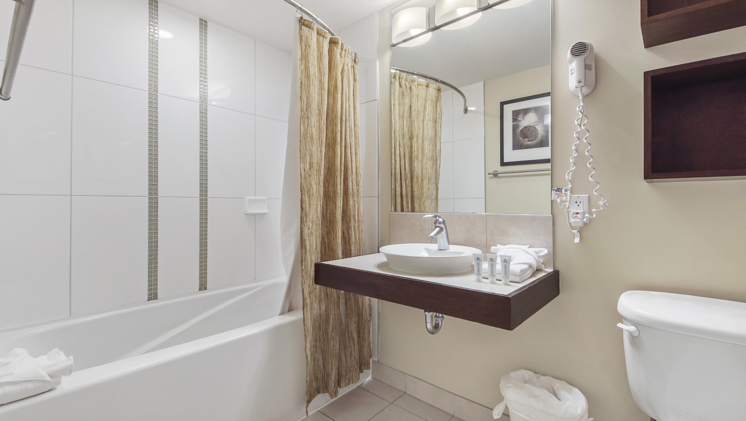 BAHIA CONDO - Residential