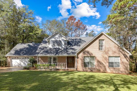 Photo of 305 W Windward Cove, Niceville, FL 32578 (MLS # 988589)