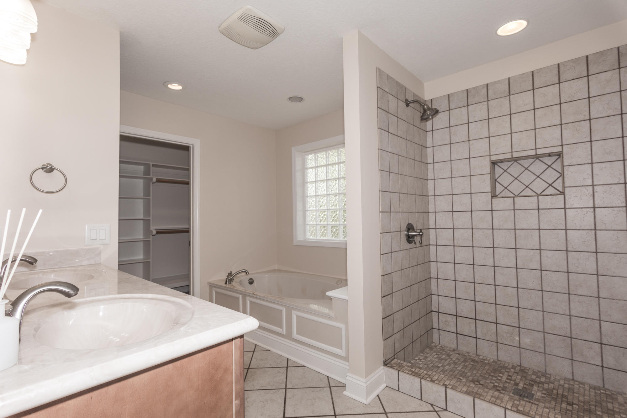 CROSS CREEK SHORES - Residential