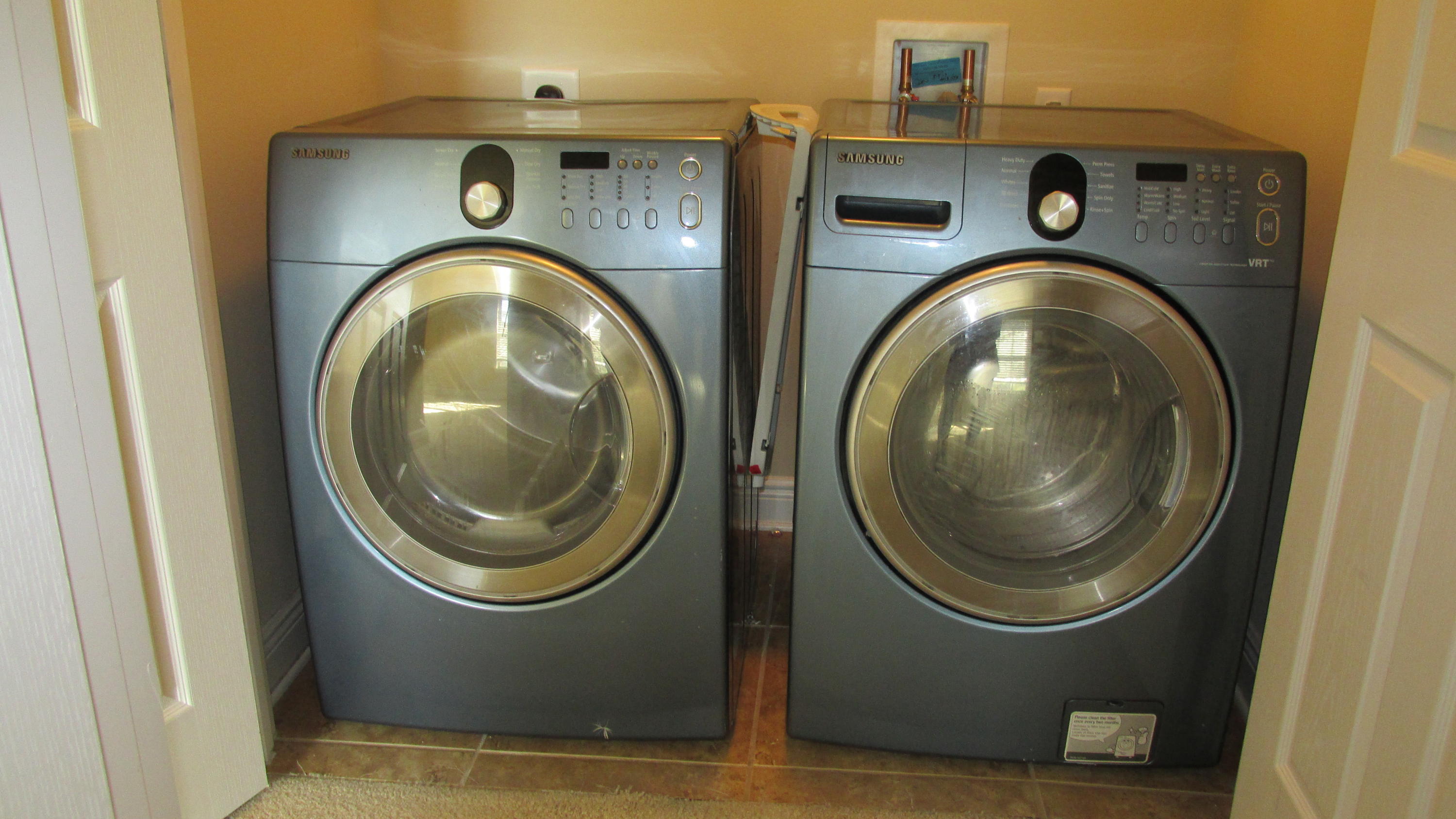 RESERVE POINTE - Residential Lease