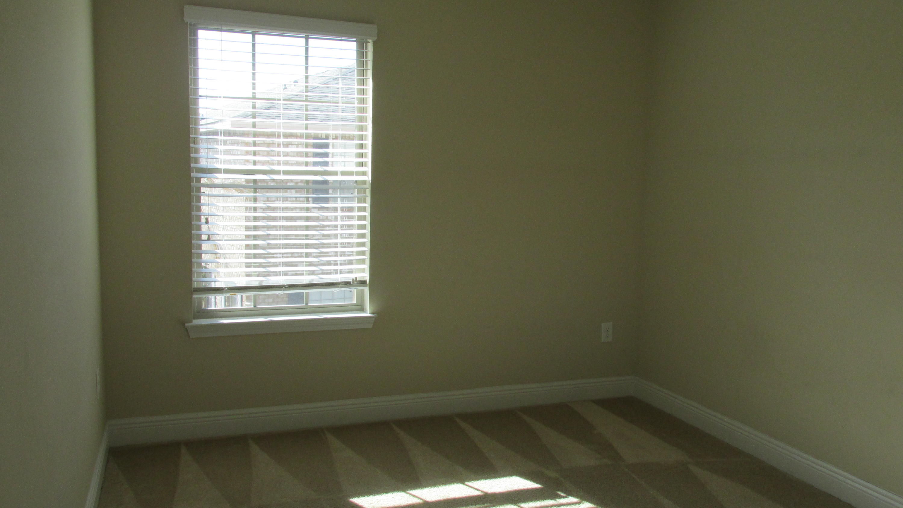 RESERVE POINTE - Residential Lease