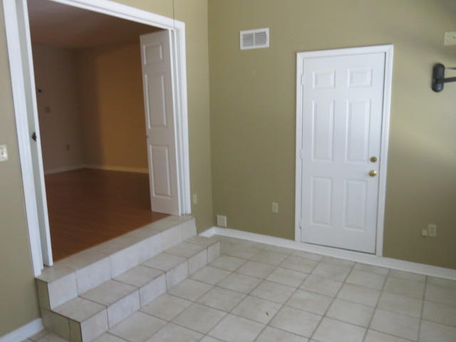 PLANTATION MANOR - Residential Lease