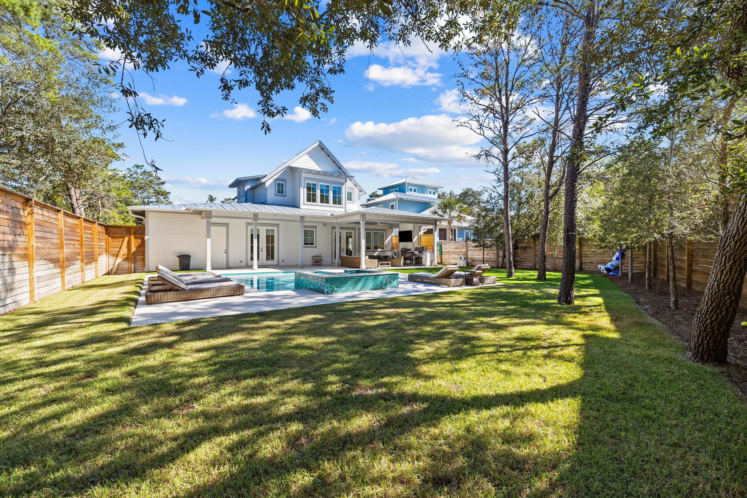 WHITES GULFVIEW ESTATES - Residential
