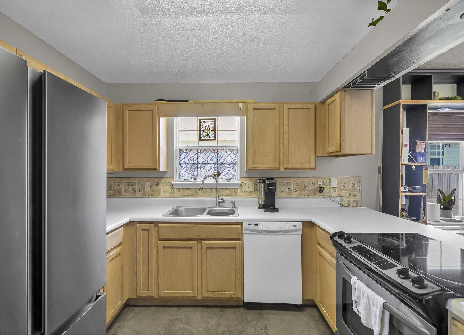 LIGHTHOUSE POINTE - Residential