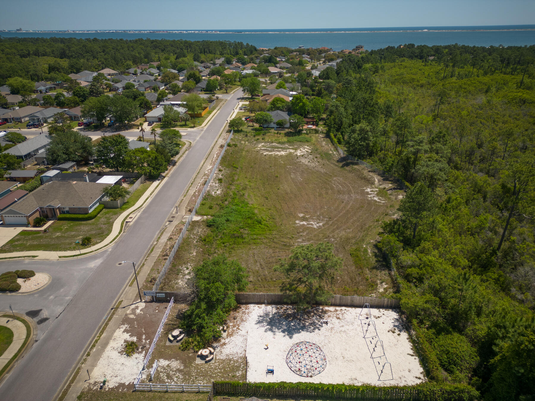 LIGHTHOUSE POINTE - Residential