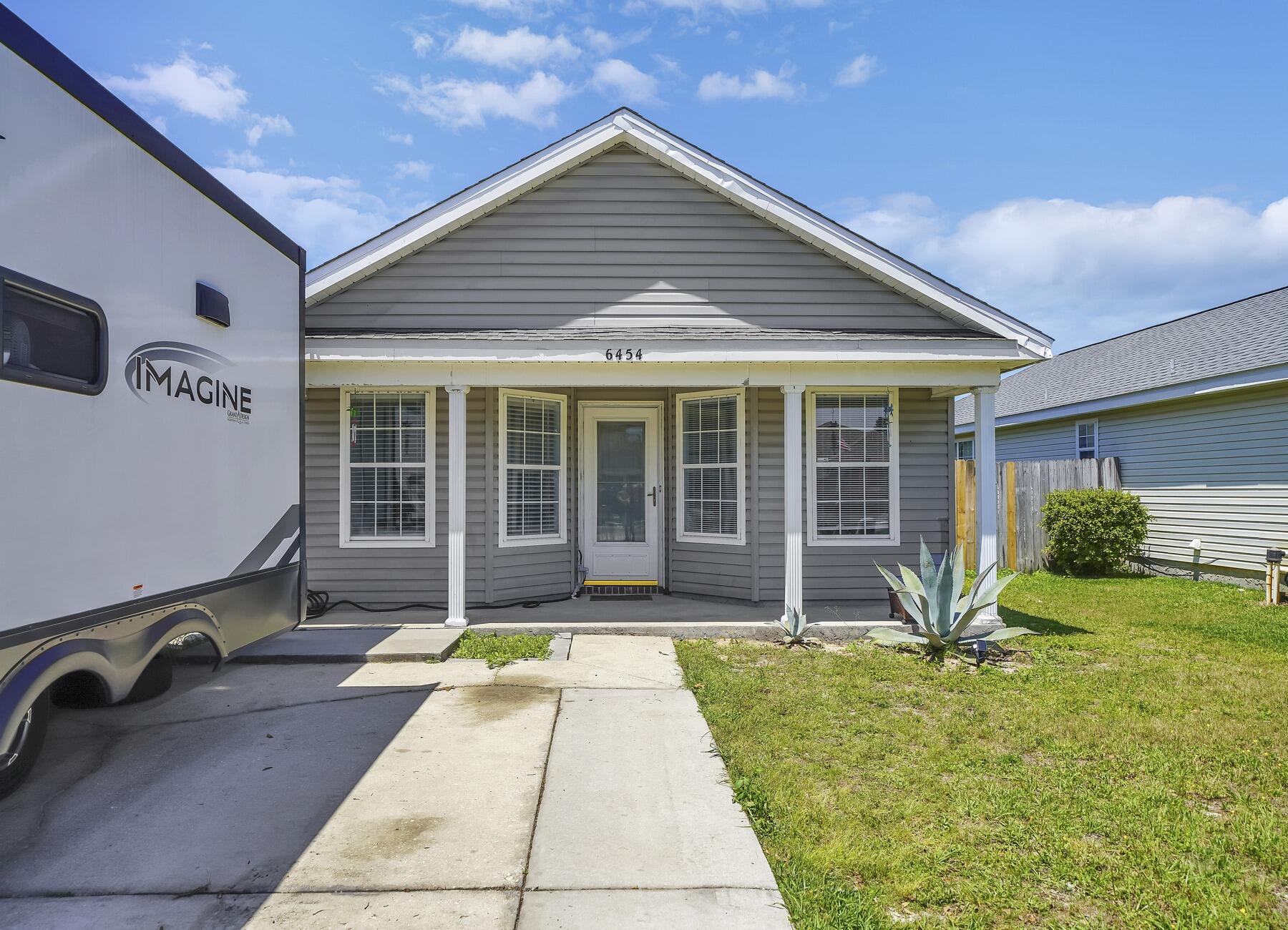 LIGHTHOUSE POINTE - Residential