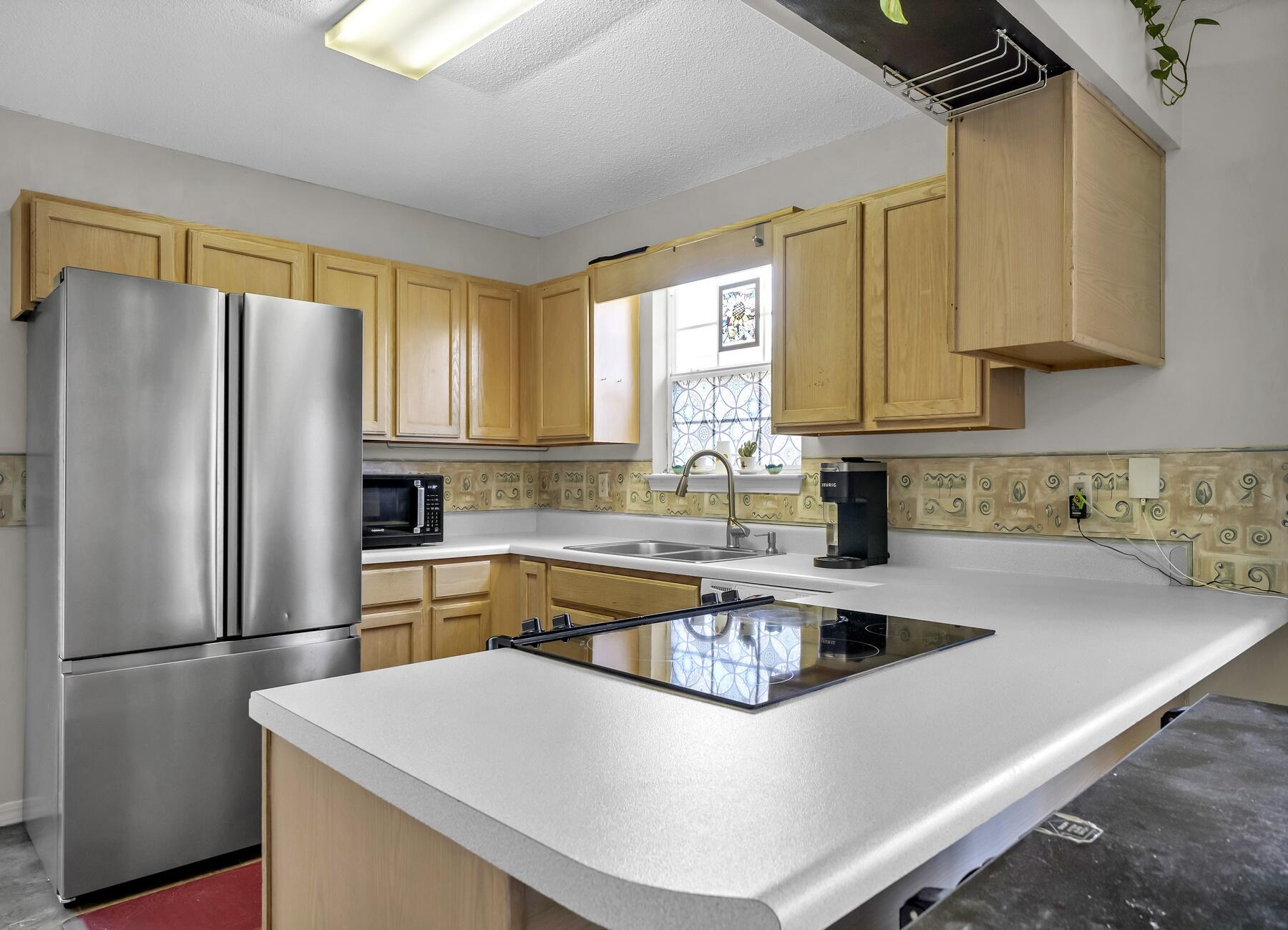 LIGHTHOUSE POINTE - Residential