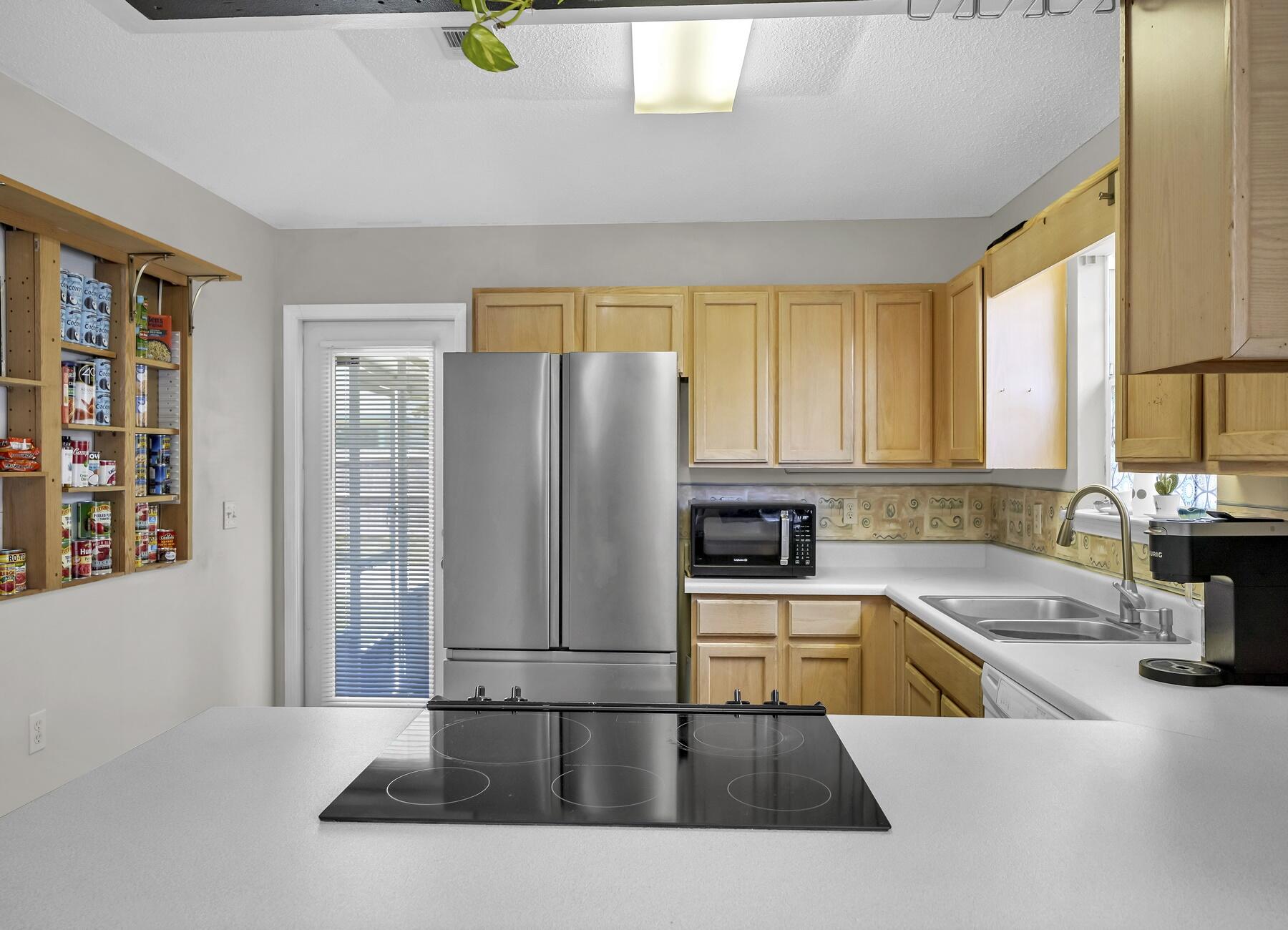 LIGHTHOUSE POINTE - Residential