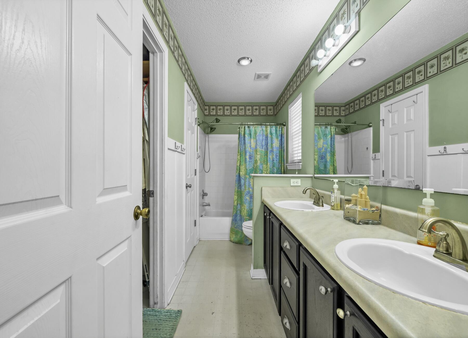 LIGHTHOUSE POINTE - Residential