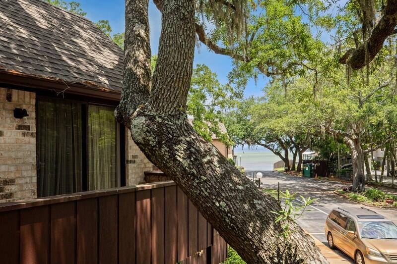 MOSSEY COVE T/H - Residential