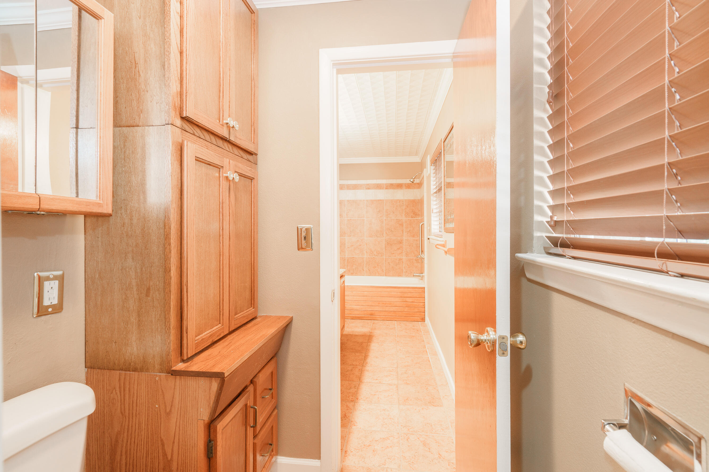GARNIERS BEACH 6TH - Residential