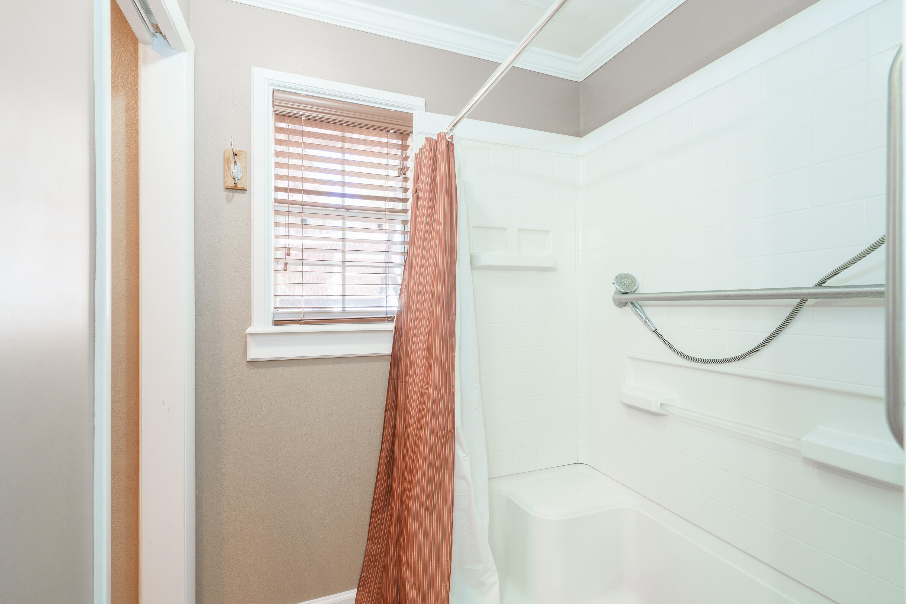 GARNIERS BEACH 6TH - Residential