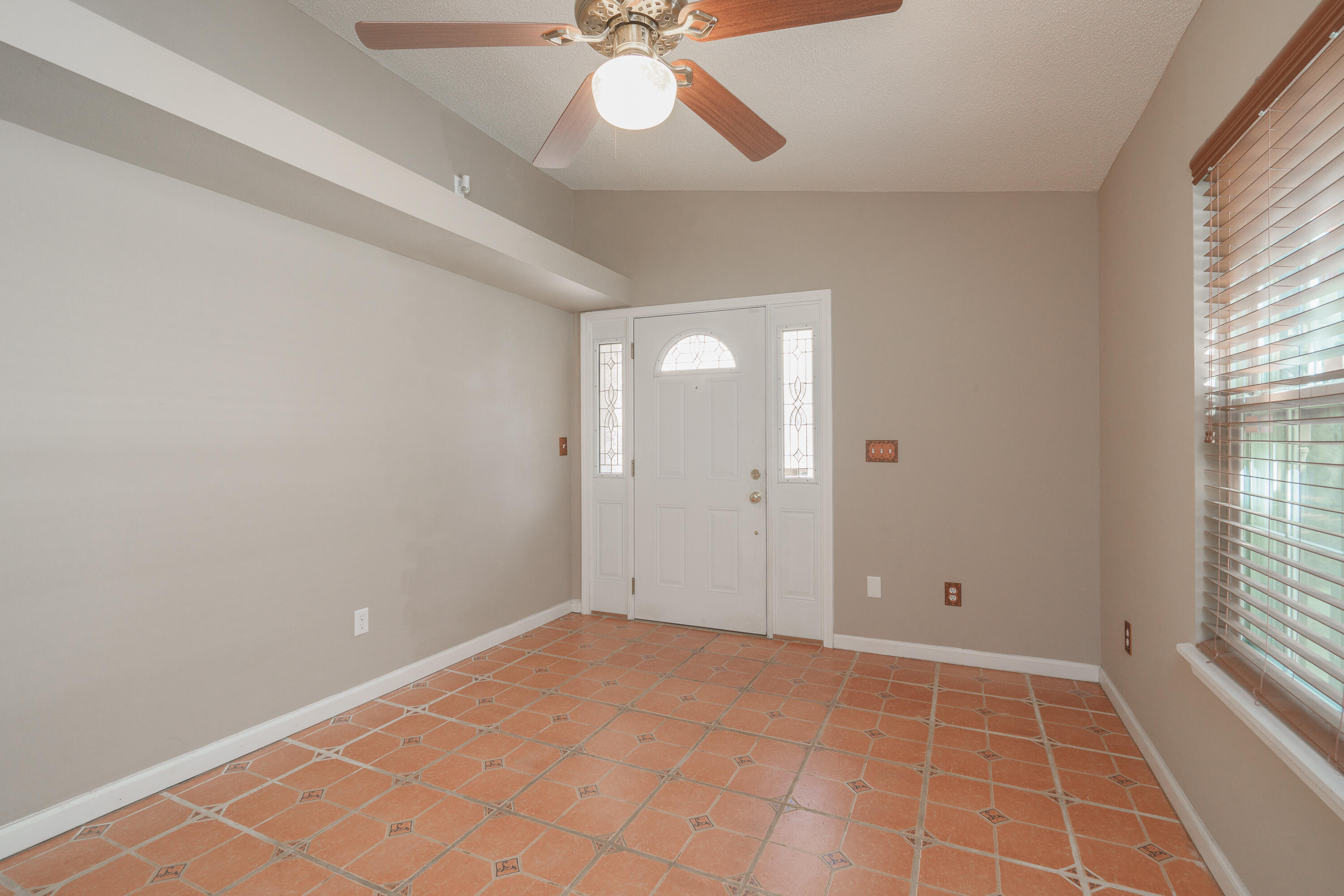 GARNIERS BEACH 6TH - Residential